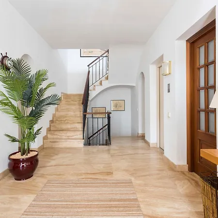 Villa Maricel *